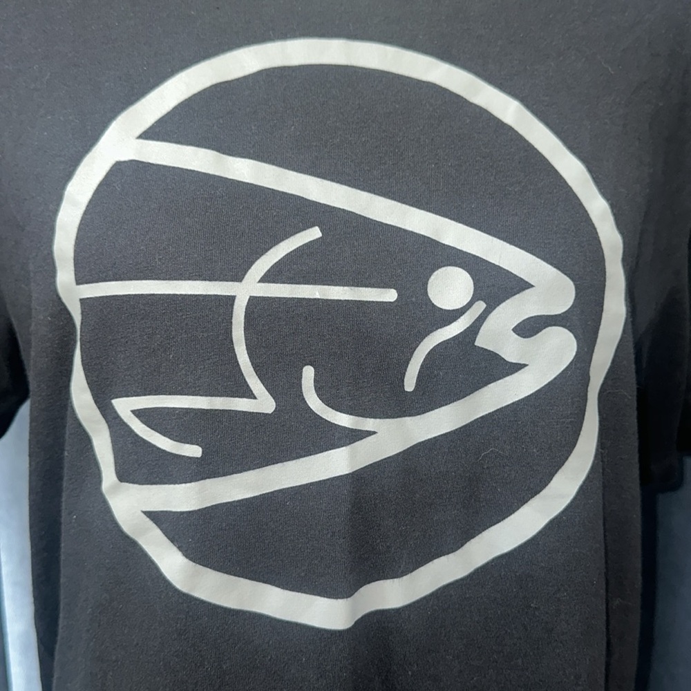 STLHD NWOT Men’s Black Short Sleeve T-Shirt with Fish Design Size Large - Picture 5 of 9